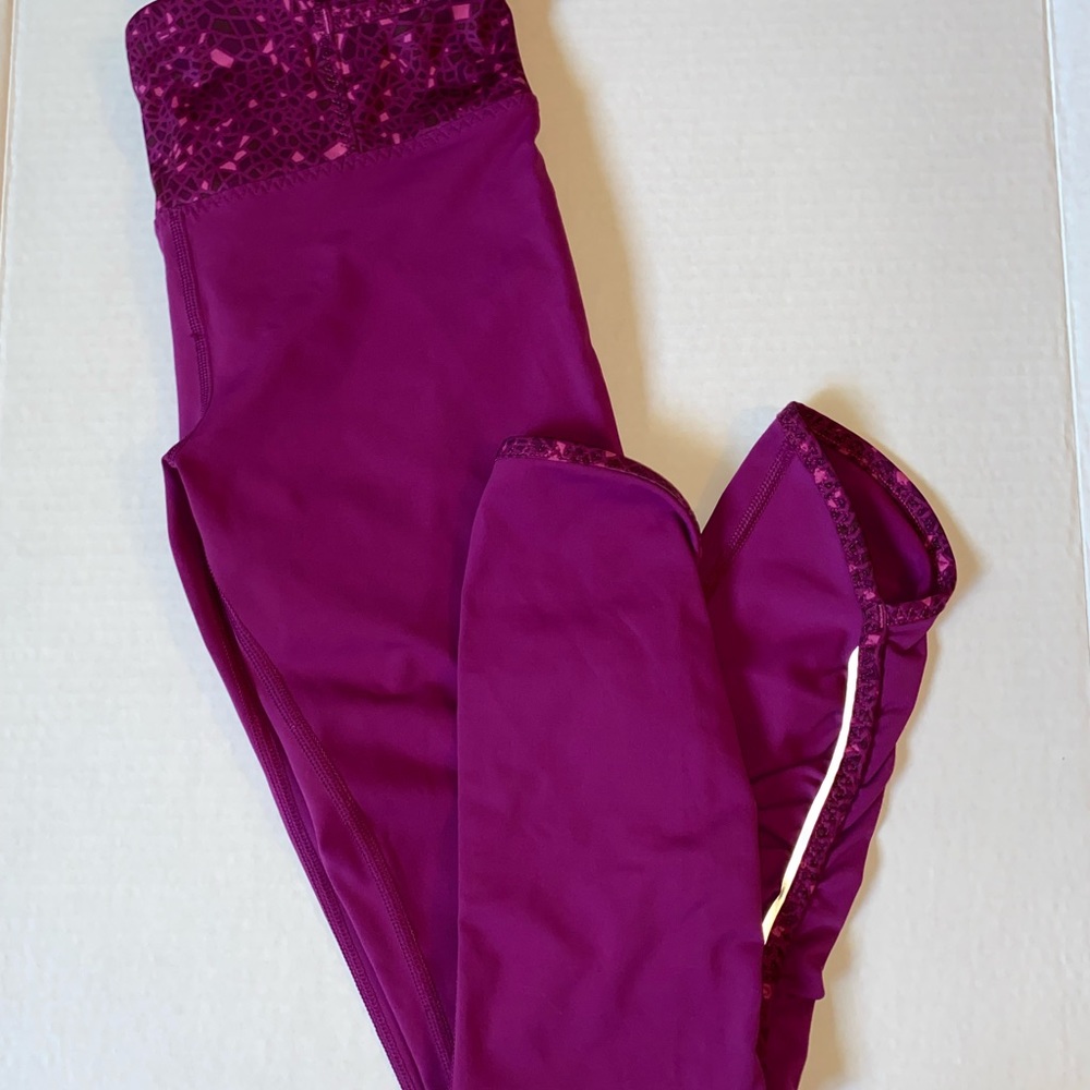 Lululemon Magenta cropped leggings